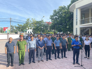 Nghi Thái Tổ chức thăm hỏi tặng quà các gia đình chính sách và Dâng hương dâng hoa tại nhà tưởng niệm nhân ngày 27/7